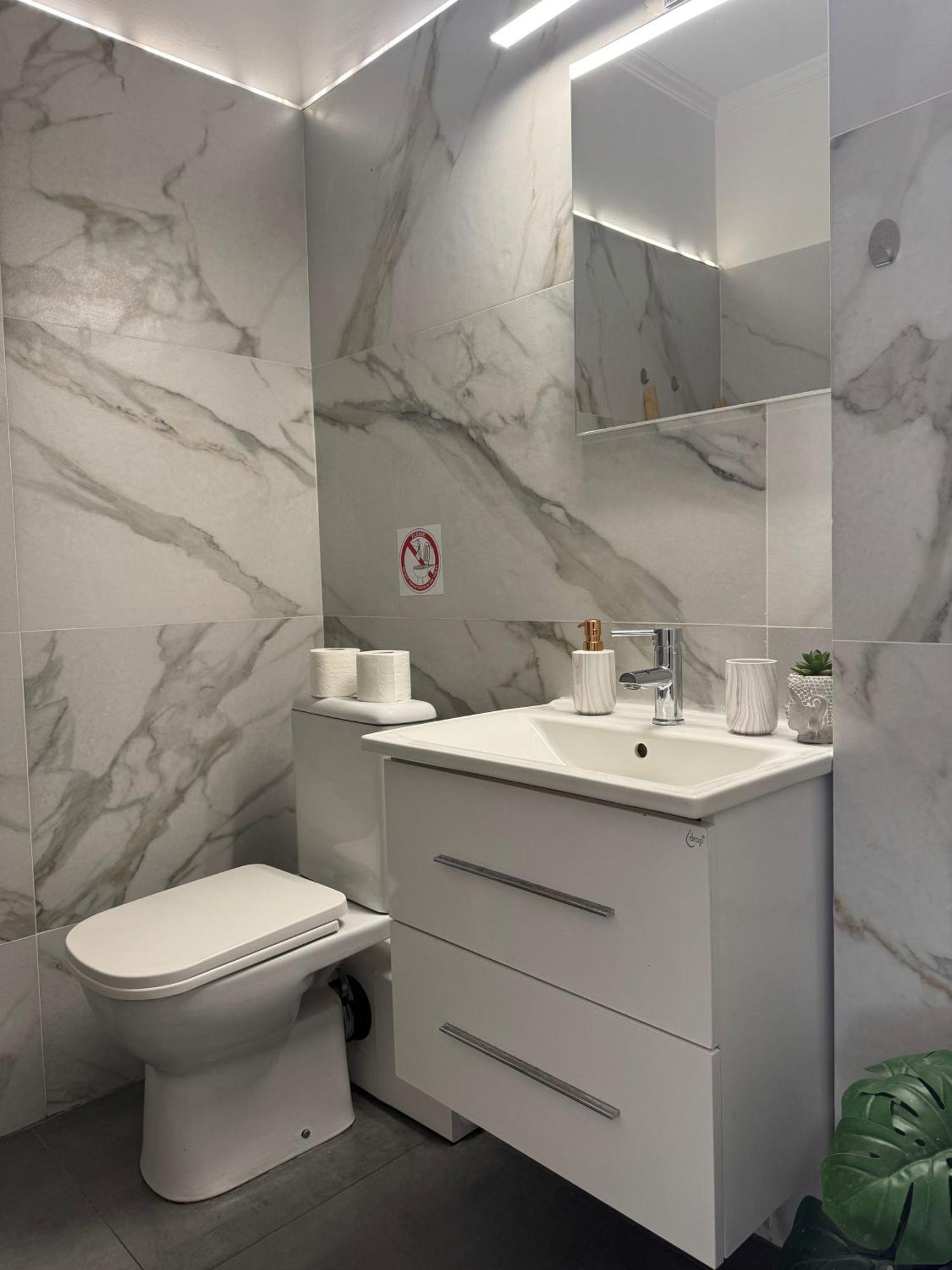 Afrodite Central Apartment By Vpn アテネ エクステリア 写真
